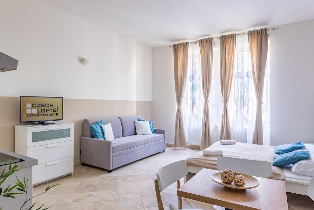 Hotel Legerova 33