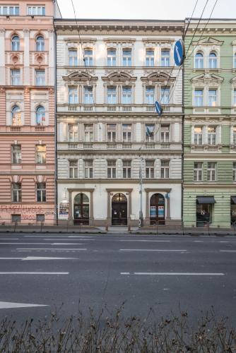 Legerova 33